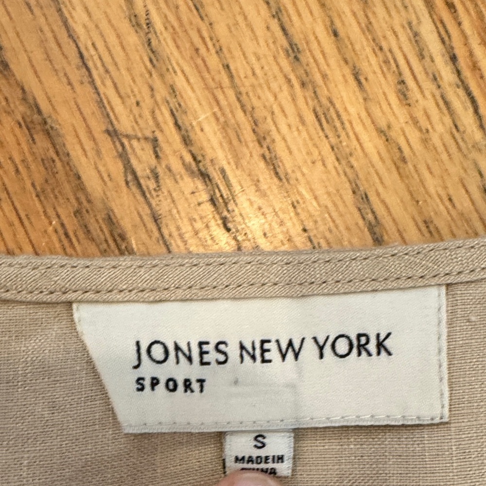 Jones New York Sport Beige Top - Picture 2 of 13